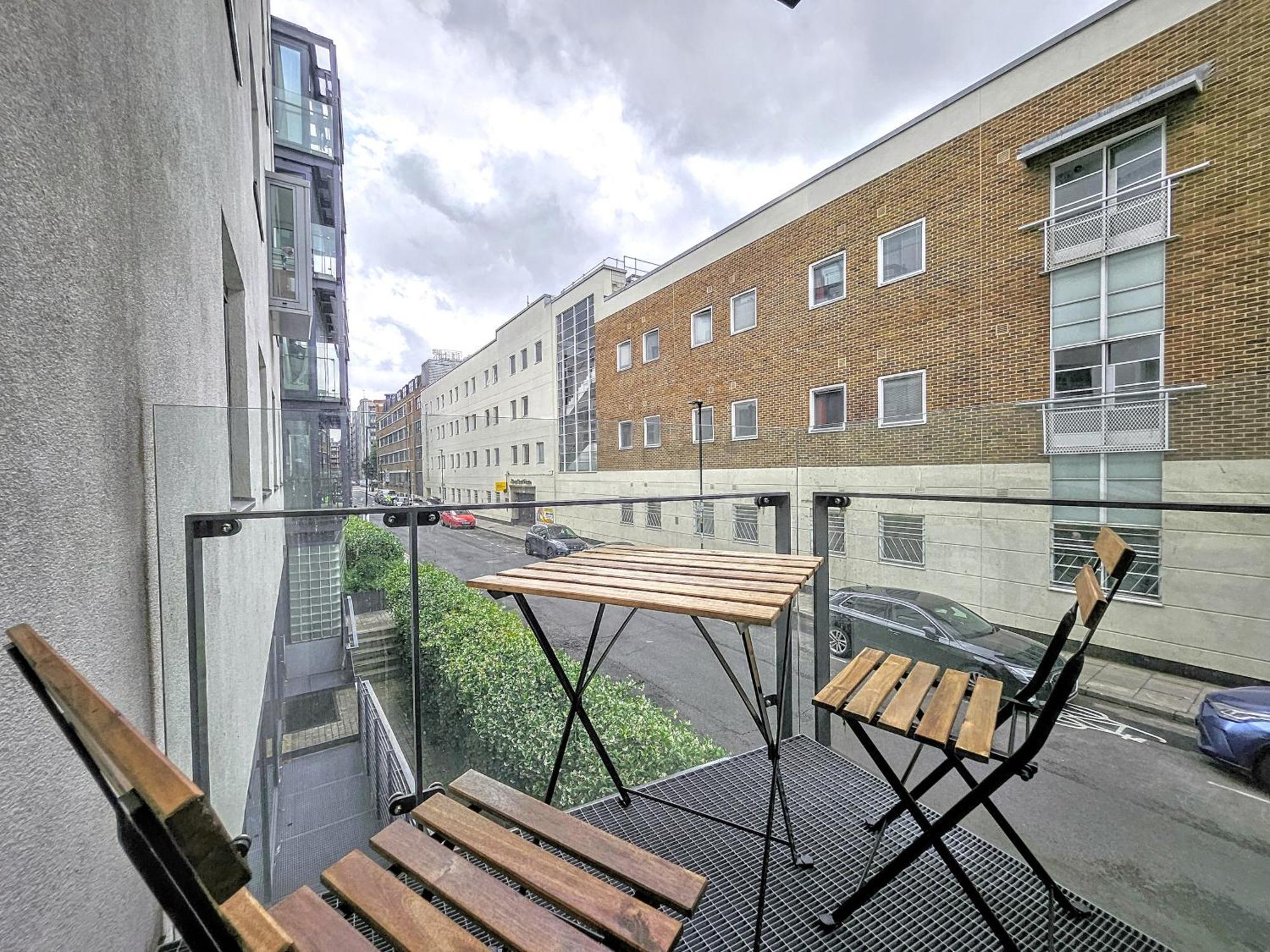 City Waterside, Old Street, Angel, Entire Private Apartment Лондон Экстерьер фото